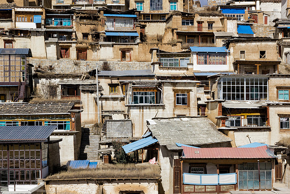 SHACKS ADJACENT SHANGRI-LA SONGZANLIN MONASTERY, YUNNAN PROVINCE, CHINA